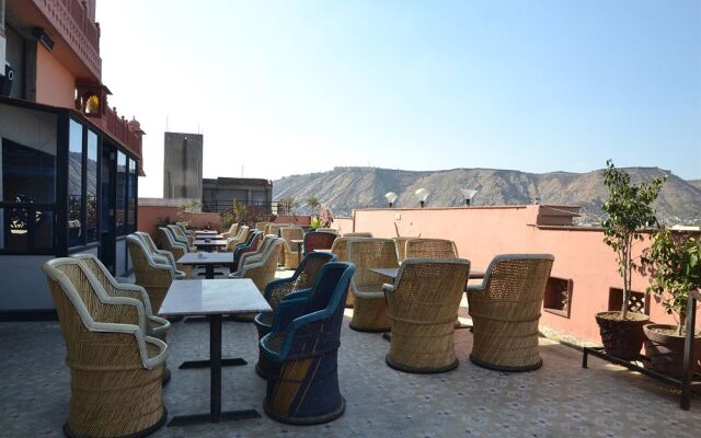 OYO 2105 Hotel Royal Sheraton