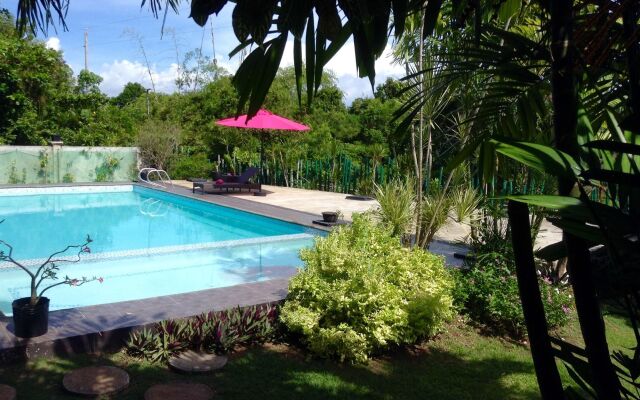 La Pernela Beachfront Resort