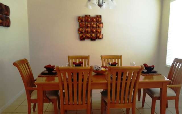 Spacious 6 Bedroom Villa