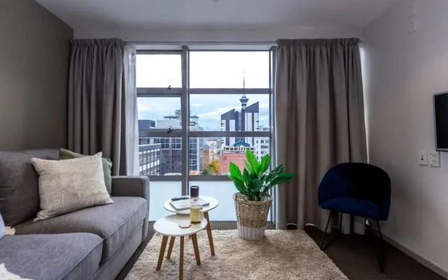 Light Filled Modern 1 Bedroom Apartment