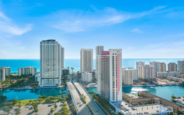 Deluxe Studio Amazing View Pininfarina Design