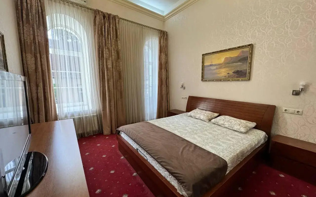 Tavrida na Naberezhnoy im. Lenina