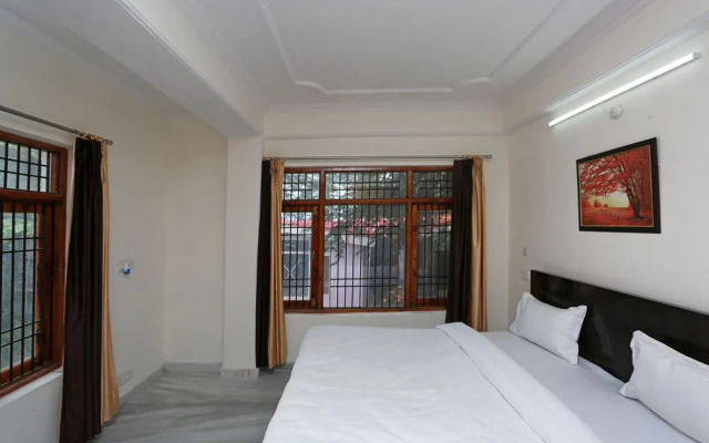 OYO 9103 Home 4BHK Pinewood Valley