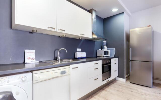 LetsGo Diagonal Avenue Apartment