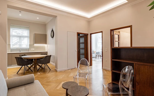 Kolonaki Chic Haven - A Downtown Retreat