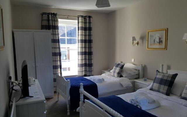 Central Bar Guesthouse