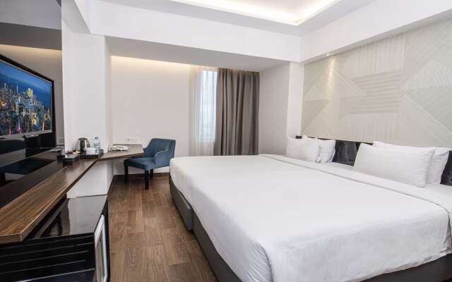 Golden Tulip Essential Makassar