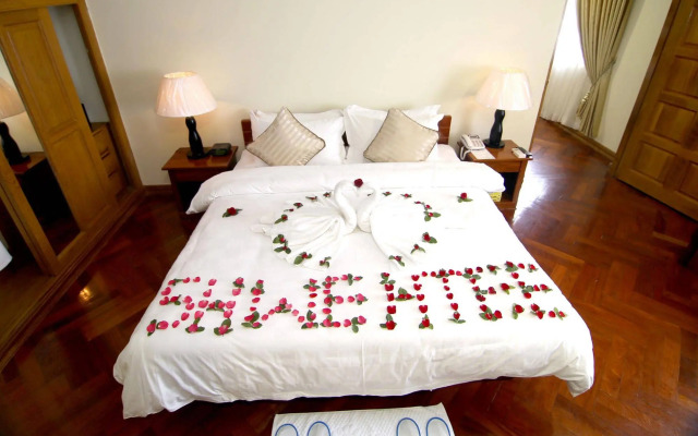 Shwe Htee Hotel