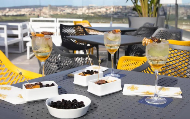Golden Tulip Opera Alger