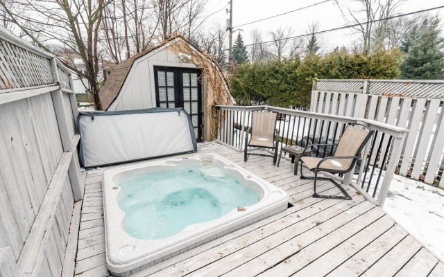 Cozy 3BR House in Watertown by GLOBALSTAY