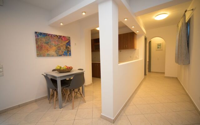 Markakis Studios Fira