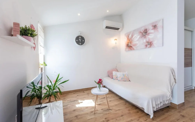 Stunning Apartment in Milna With 1 Bedrooms and Wifi