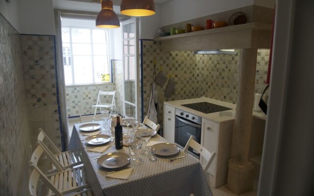 Avenida Cozy Apartment