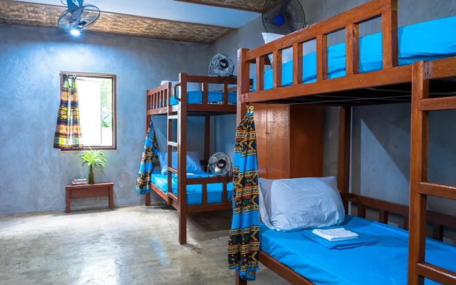 Sinag Hostel - Adults Only