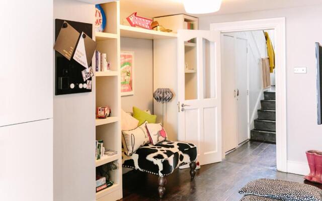 Cosy Home; Sleeps 10/11. City 15 minutes’ walk