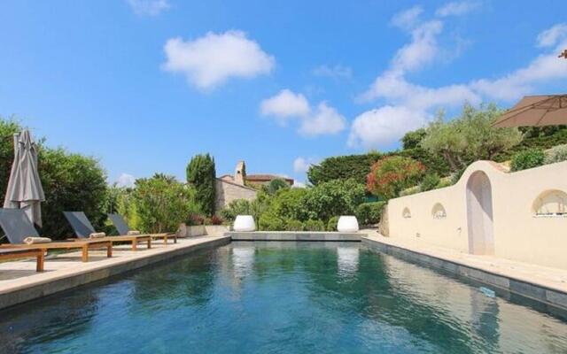 Majestic Holiday Home in Grimaud With Private Pool