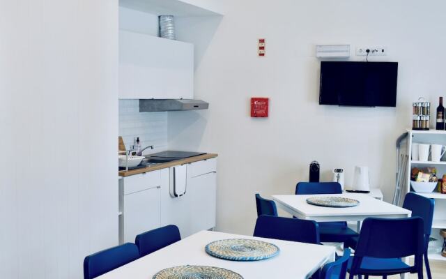 Partenope Hostel and Suites
