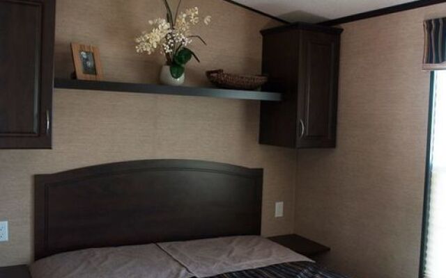 Great Blue Resorts - McCreary's Beach