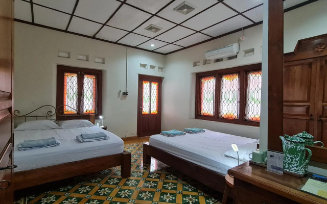 Omah Pitoe Guest House