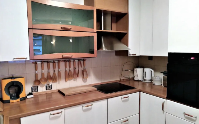 Baratero City Corner II Apartment