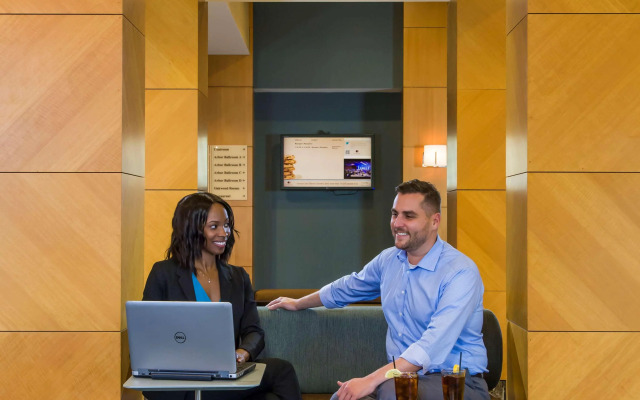 DoubleTree by Hilton Chicago - Arlington Heights