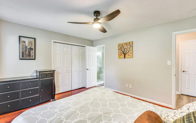 Pet-friendly Charlotte Home w/ Deck Near Uptown!