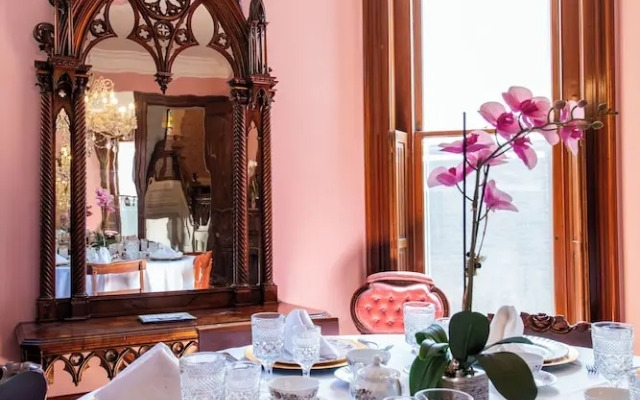 Central Park Bed & Breakfast