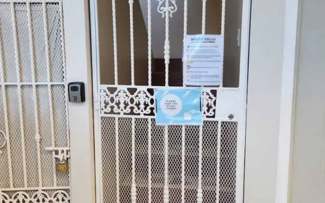 Secure 3-pers Apartment Close to the Beach