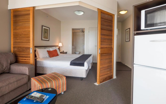 Broadbeach Savannah Hotel & Resort