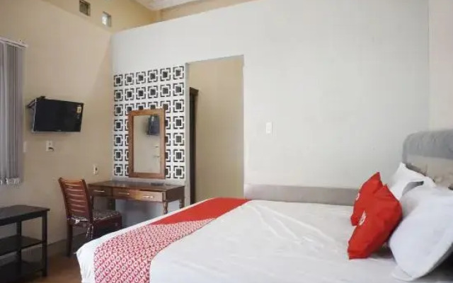 OYO 93003 B32 Homestay