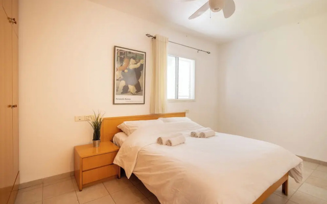 Homey Kiryat Haim Apt by Sea N Rent