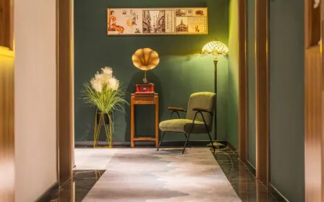 Xinxuan Hotel (Zhengzhou Zhongzhou Avenue Qilihe Subway Station)