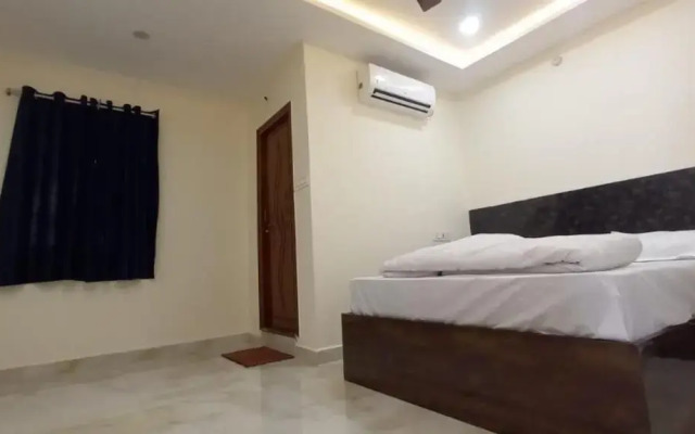 iROOMZ Hotel Apoorva
