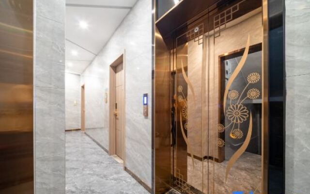 Zhirong Home Apartment  (Fuhua Road Dalang Plaza)