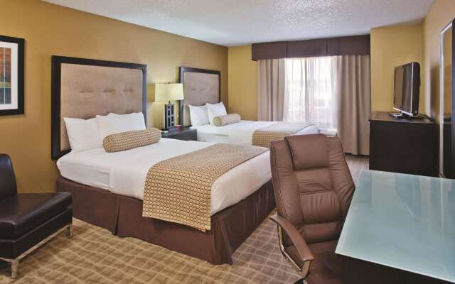 La Quinta Inn & Suites by Wyndham Hot Springs