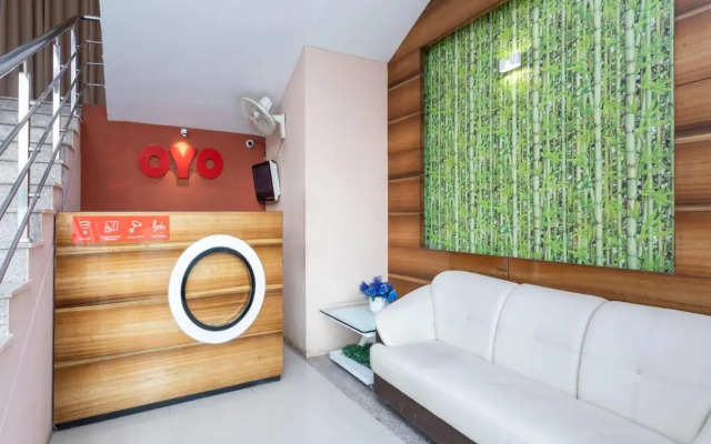 OYO Flagship 807946 Anand Niwas