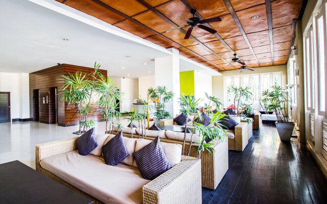 B2 Premier Hotel & Resort