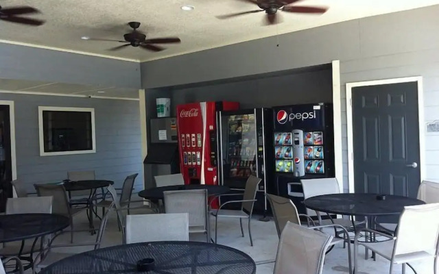 Southern Inn & Suites