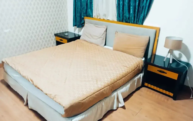 Seleen Hotel Suites