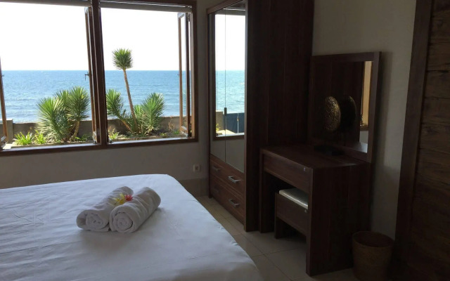 Air Sanih Beach Villa