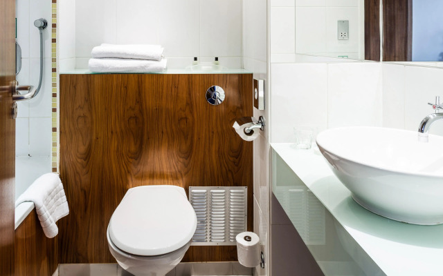 Holiday Inn London Camden Lock by IHG