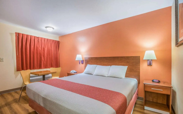 Rodeway Inn & Suites