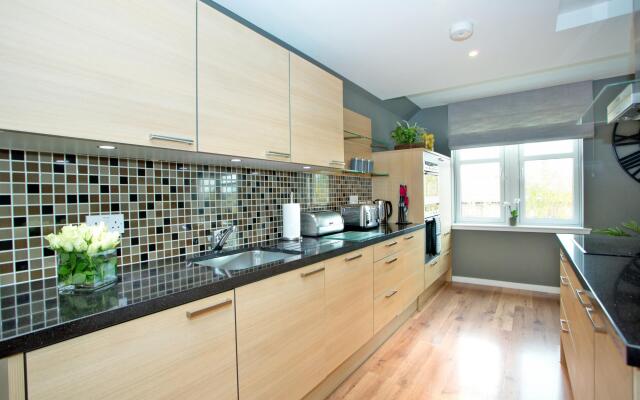 Modern Apartment Near River Dee and Aberdeen City