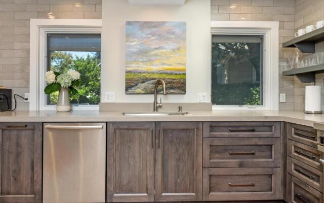 The Oxbow House - Designer 3BD/2BA Home