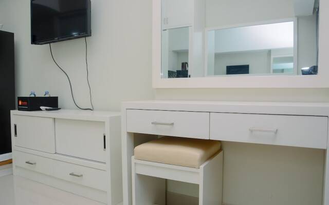 Studio Apartment with Garden View at The Springlake View Summarecon