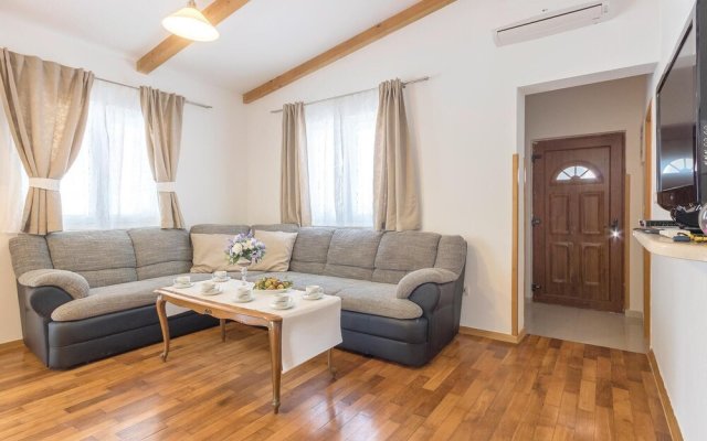Beautiful Home in Sikici With Wifi and 3 Bedrooms