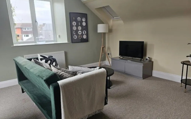 Charming 1-bed Loft in Caerleon