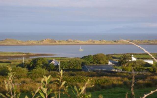 Beezies Self Catering Cottages