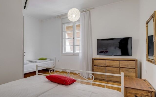 Apartment Dinka with terrace