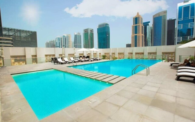 Newly Designed Apartment Walk to the Beach